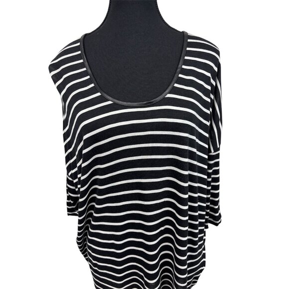 Zara With Collection Black & White T-Shirt – Modern & Edgy - Picture 6 of 8